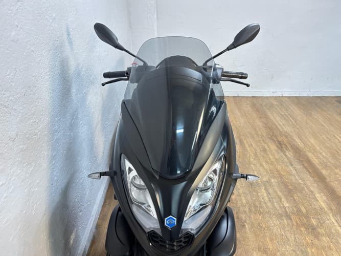 PIAGGIO MP3 300 HPE 2021 de segunda mano