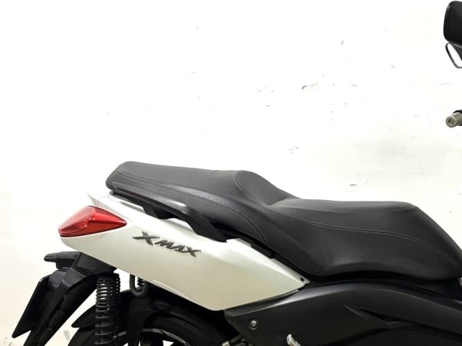 YAMAHA XMAX 250 2013 de segunda mano
