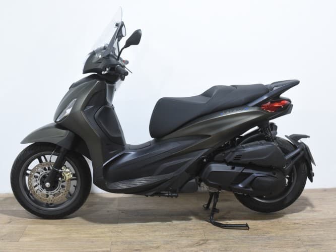 PIAGGIO BEVERLY 400 HPE 2025 de segunda mano