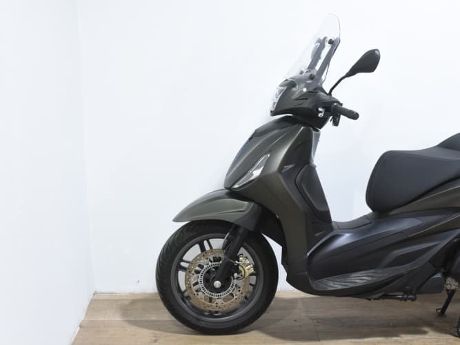 PIAGGIO BEVERLY 400 HPE 2025 de segunda mano