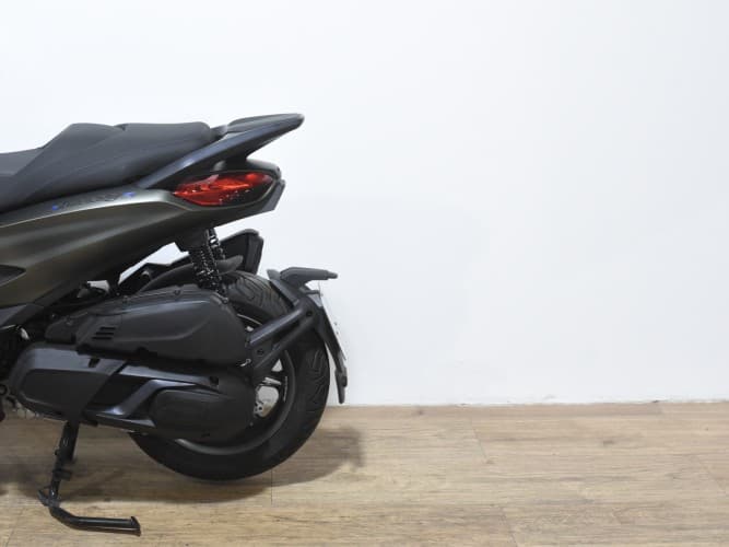 PIAGGIO BEVERLY 400 HPE 2025 de segunda mano