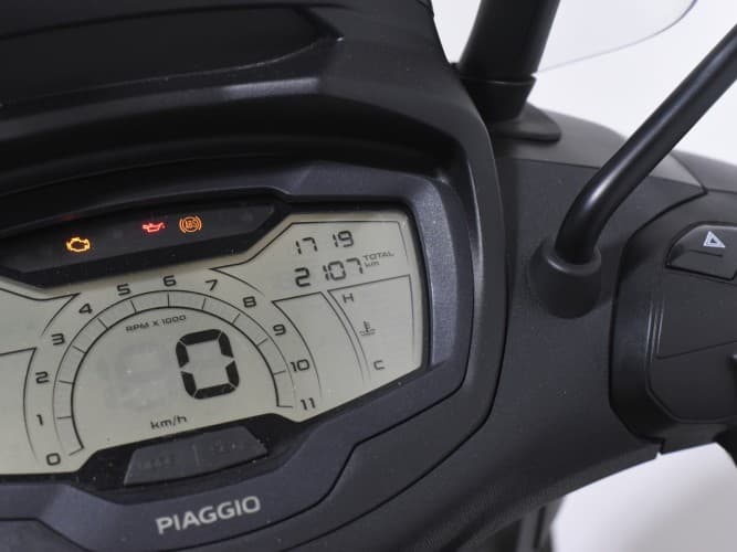 PIAGGIO BEVERLY 400 HPE 2025 de segunda mano
