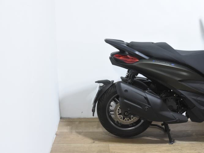 PIAGGIO BEVERLY 400 HPE 2025 de segunda mano