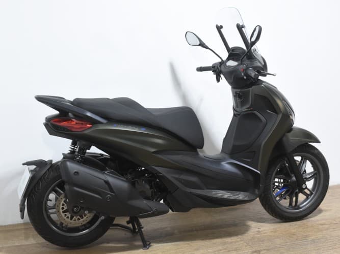 PIAGGIO BEVERLY 400 HPE 2025 de segunda mano