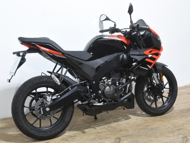Comprar APRILIA TUONO 125 2024 de segunda mano APRILIA TUONO 125 2024 de segunda mano