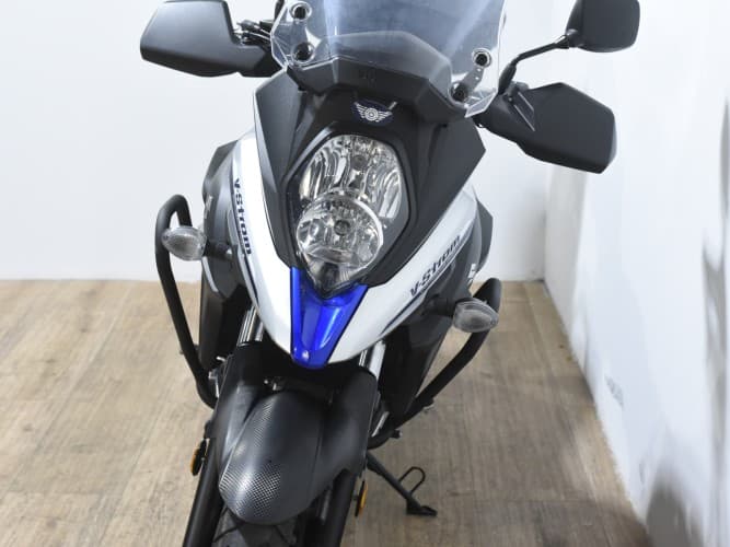 SUZUKI V STROM 650 XT(A)(TOP CASE) 2023 de segunda mano