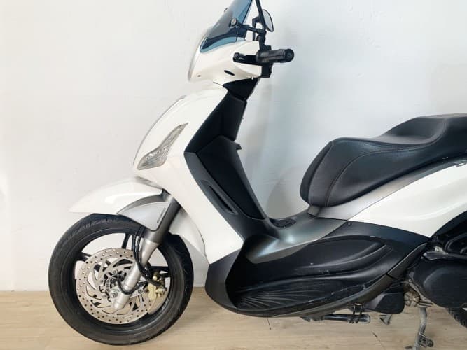 Comprar PIAGGIO BEVERLY 300 2017 de segunda mano PIAGGIO BEVERLY 300 2017 de segunda mano
