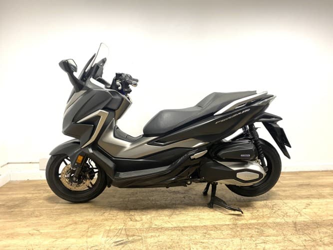 Comprar HONDA FORZA 350 2021 de segunda mano HONDA FORZA 350 2021 de segunda mano