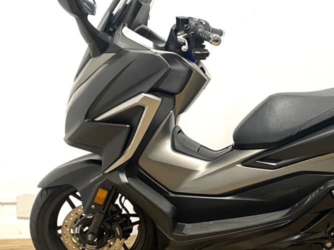 Comprar HONDA FORZA 350 2021 de segunda mano HONDA FORZA 350 2021 de segunda mano