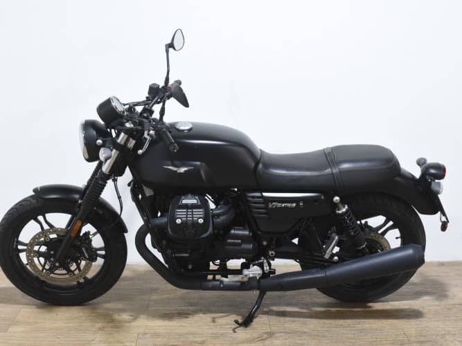 MOTO GUZZI V7 III STONE 2021 de segunda mano