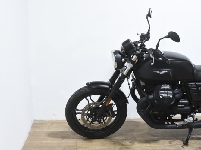 MOTO GUZZI V7 III STONE 2021 de segunda mano