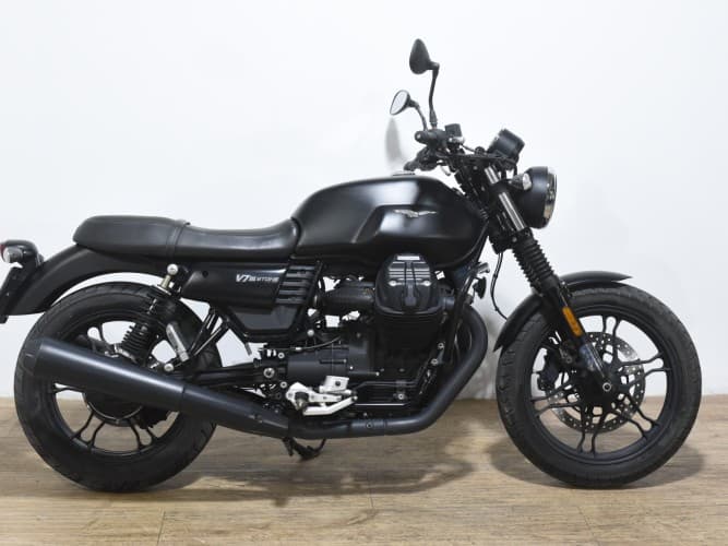 MOTO GUZZI V7 III STONE 2021 de segunda mano