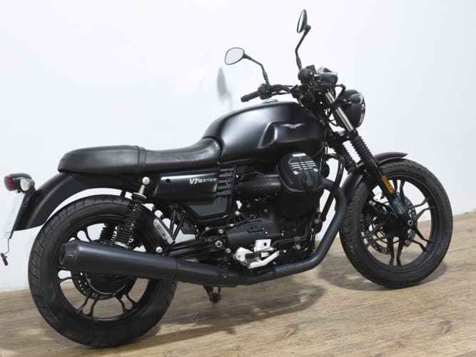 MOTO GUZZI V7 III STONE 2021 de segunda mano