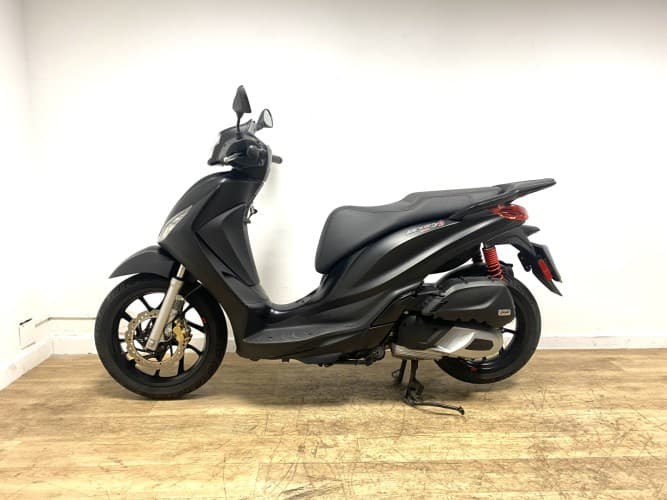 Comprar PIAGGIO MEDLEY 125 2024 de segunda mano PIAGGIO MEDLEY 125 2024 de segunda mano