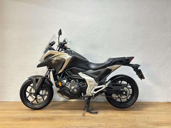 Comprar HONDA NC 750 X (A) 2021 de segunda mano HONDA NC 750 X (A) 2021 de segunda mano