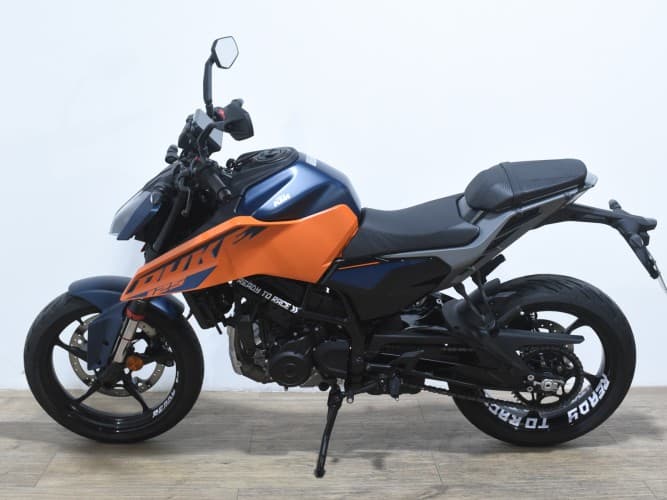 Comprar KTM DUKE 125 2024 de segunda mano KTM DUKE 125 2024 de segunda mano