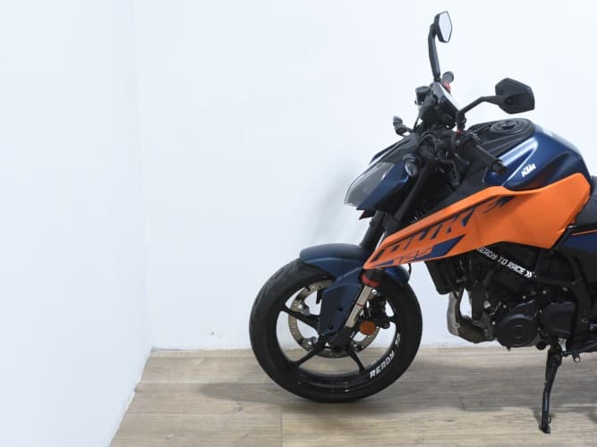 Comprar KTM DUKE 125 2024 de segunda mano KTM DUKE 125 2024 de segunda mano