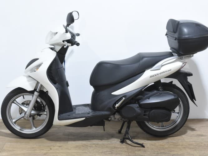 SUZUKI SIXTEEN 125 (TOP CASE) 2008 de segunda mano