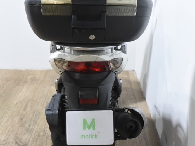 SUZUKI SIXTEEN 125 (TOP CASE) 2008 de segunda mano