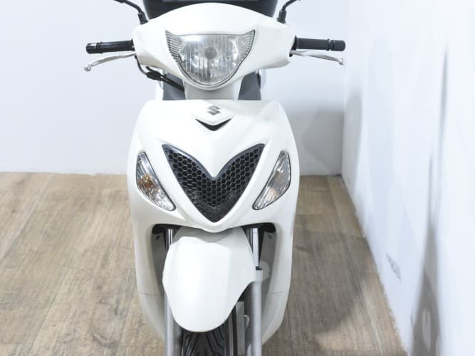 SUZUKI SIXTEEN 125 (TOP CASE) 2008 de segunda mano