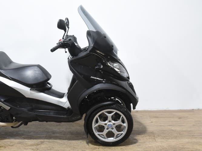 PIAGGIO MP3 500 HPE 2021 de segunda mano