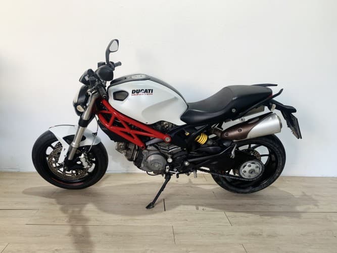 Comprar DUCATI MONSTER 796 (A2) 2011 de segunda mano DUCATI MONSTER 796 (A2) 2011 de segunda mano