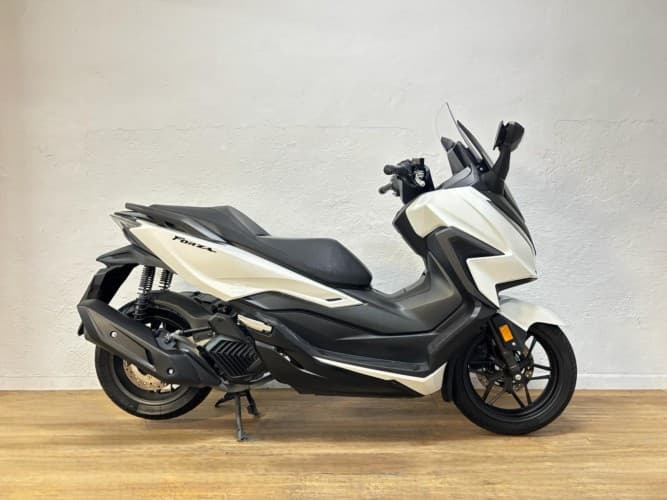 HONDA FORZA 125 2022 de segunda mano