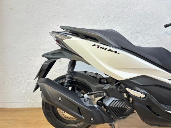 HONDA FORZA 125 2022 de segunda mano