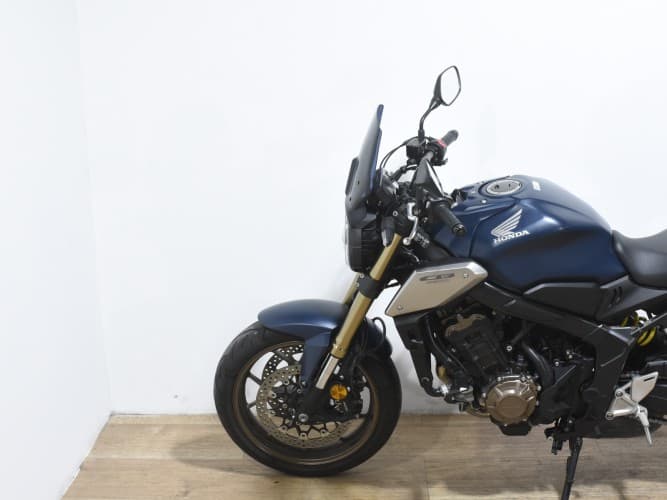 Comprar HONDA CB 650 R (A) (TOP CASE) 2021 de segunda mano HONDA CB 650 R (A) (TOP CASE) 2021 de segunda mano