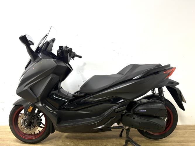 Comprar HONDA FORZA 125 2023 de segunda mano HONDA FORZA 125 2023 de segunda mano