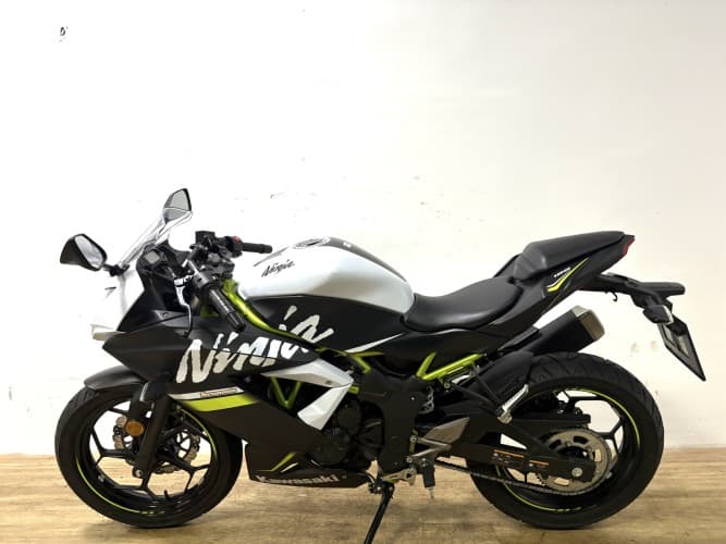 KAWASAKI NINJA 125 2020 de segunda mano