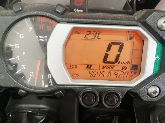 YAMAHA XTZ 1200 SUPER TENERE WORLD CROSSER(TRES MALETAS)(AKRA HOMLG.) 2013 de segunda mano