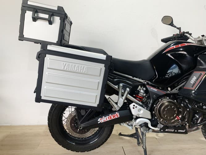 YAMAHA XTZ 1200 SUPER TENERE WORLD CROSSER(TRES MALETAS)(AKRA HOMLG.) 2013 de segunda mano