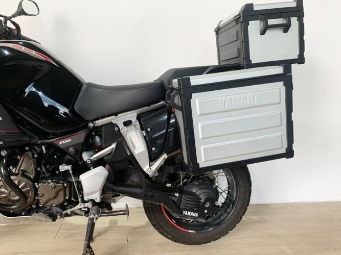 YAMAHA XTZ 1200 SUPER TENERE WORLD CROSSER(TRES MALETAS)(AKRA HOMLG.) 2013 de segunda mano