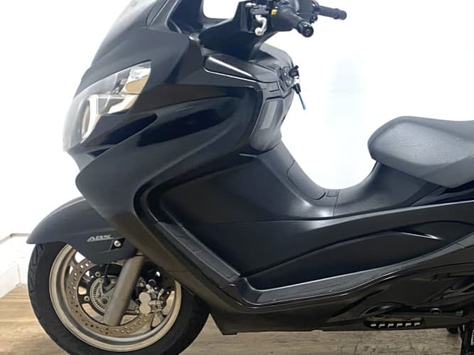 Comprar SUZUKI BURGMAN 400 2010 de segunda mano SUZUKI BURGMAN 400 2010 de segunda mano