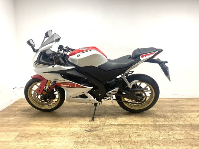 YAMAHA YZF R125 2023 de segunda mano