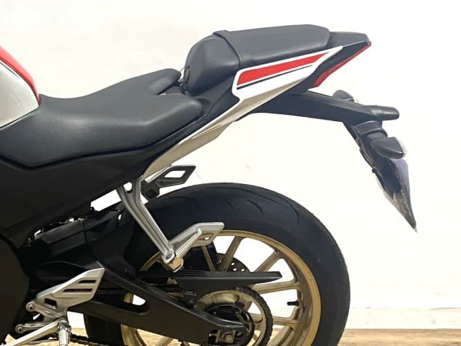 YAMAHA YZF R125 2023 de segunda mano