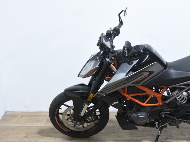 Comprar KTM DUKE 125 2025 de segunda mano KTM DUKE 125 2025 de segunda mano
