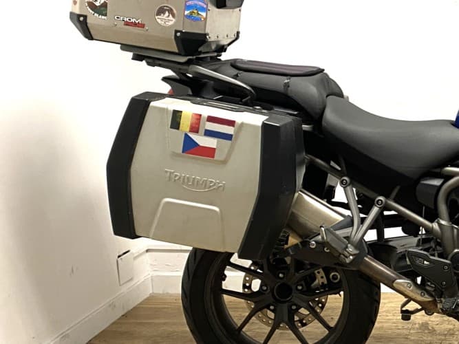 TRIUMPH TIGER 1200 EXPLORER XRX (3 MALETAS) 2017 de segunda mano