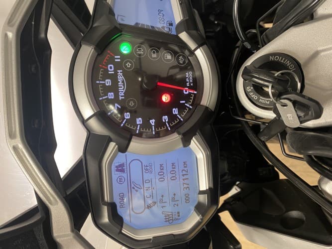TRIUMPH TIGER 1200 EXPLORER XRX (3 MALETAS) 2017 de segunda mano
