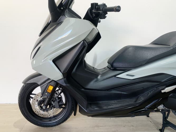 HONDA FORZA 125 2023 de segunda mano