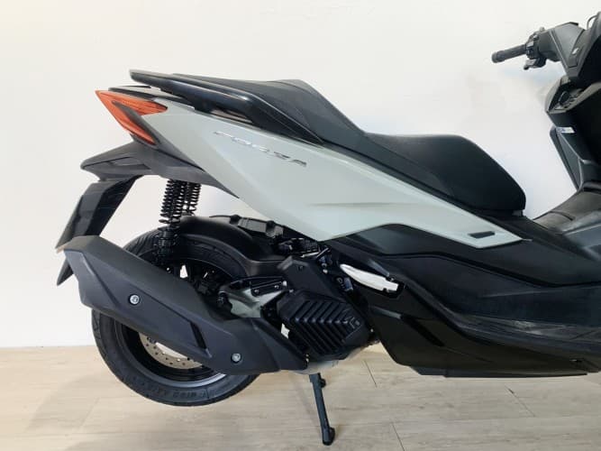 HONDA FORZA 125 2023 de segunda mano