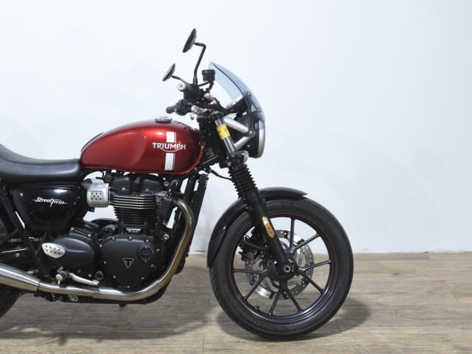 Comprar TRIUMPH STREET TWIN (TOP CASE) 2018 de segunda mano TRIUMPH STREET TWIN (TOP CASE) 2018 de segunda mano