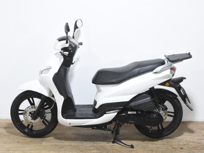 Comprar PEUGEOT TWEET 125 2023 de segunda mano PEUGEOT TWEET 125 2023 de segunda mano