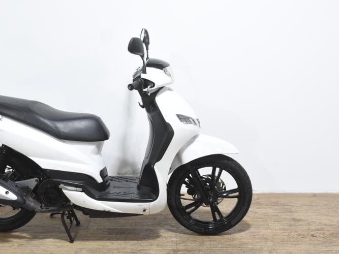 Comprar PEUGEOT TWEET 125 2023 de segunda mano PEUGEOT TWEET 125 2023 de segunda mano