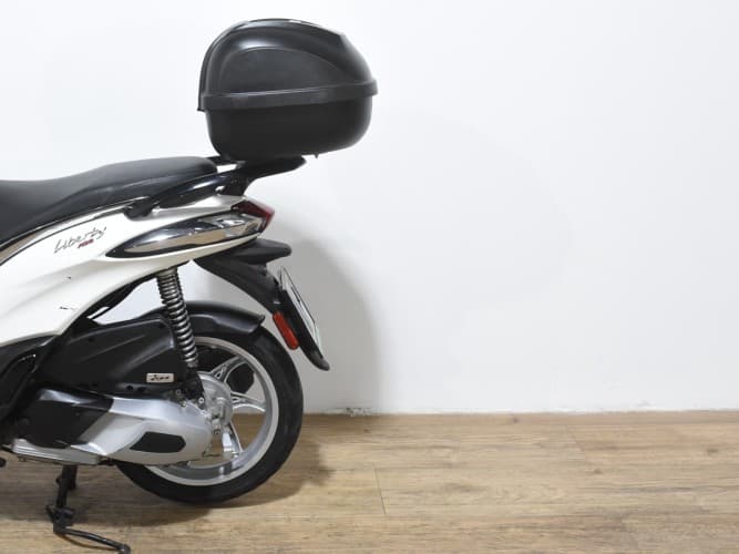 PIAGGIO LIBERTY 125 ( TOP CASE ) 2023 de segunda mano