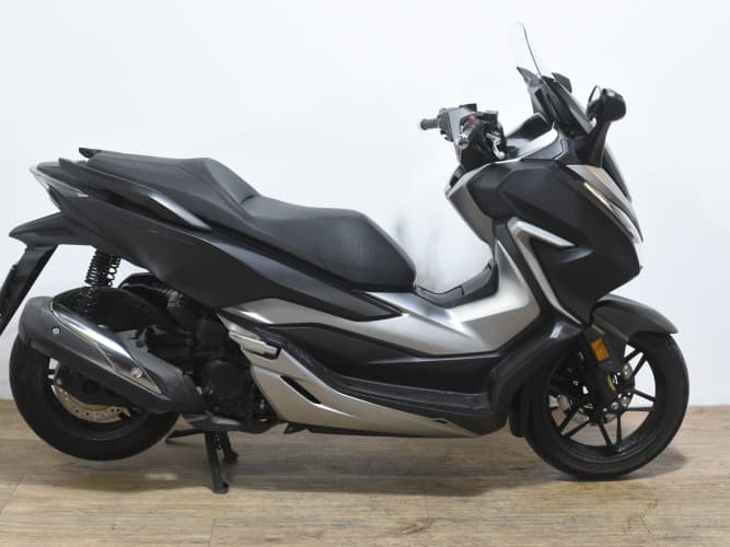 Comprar HONDA FORZA 300 2019 de segunda mano HONDA FORZA 300 2019 de segunda mano