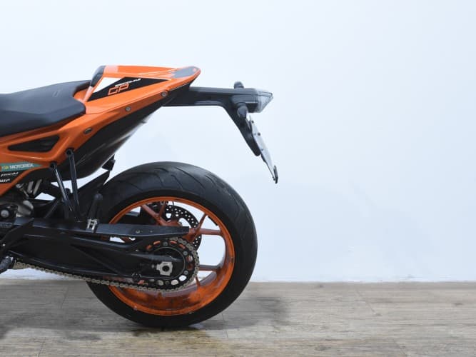 KTM DUKE 890  GP 2024 de segunda mano