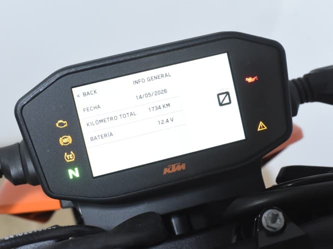 KTM DUKE 890  GP 2024 de segunda mano
