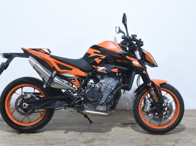 KTM DUKE 890  GP 2024 de segunda mano